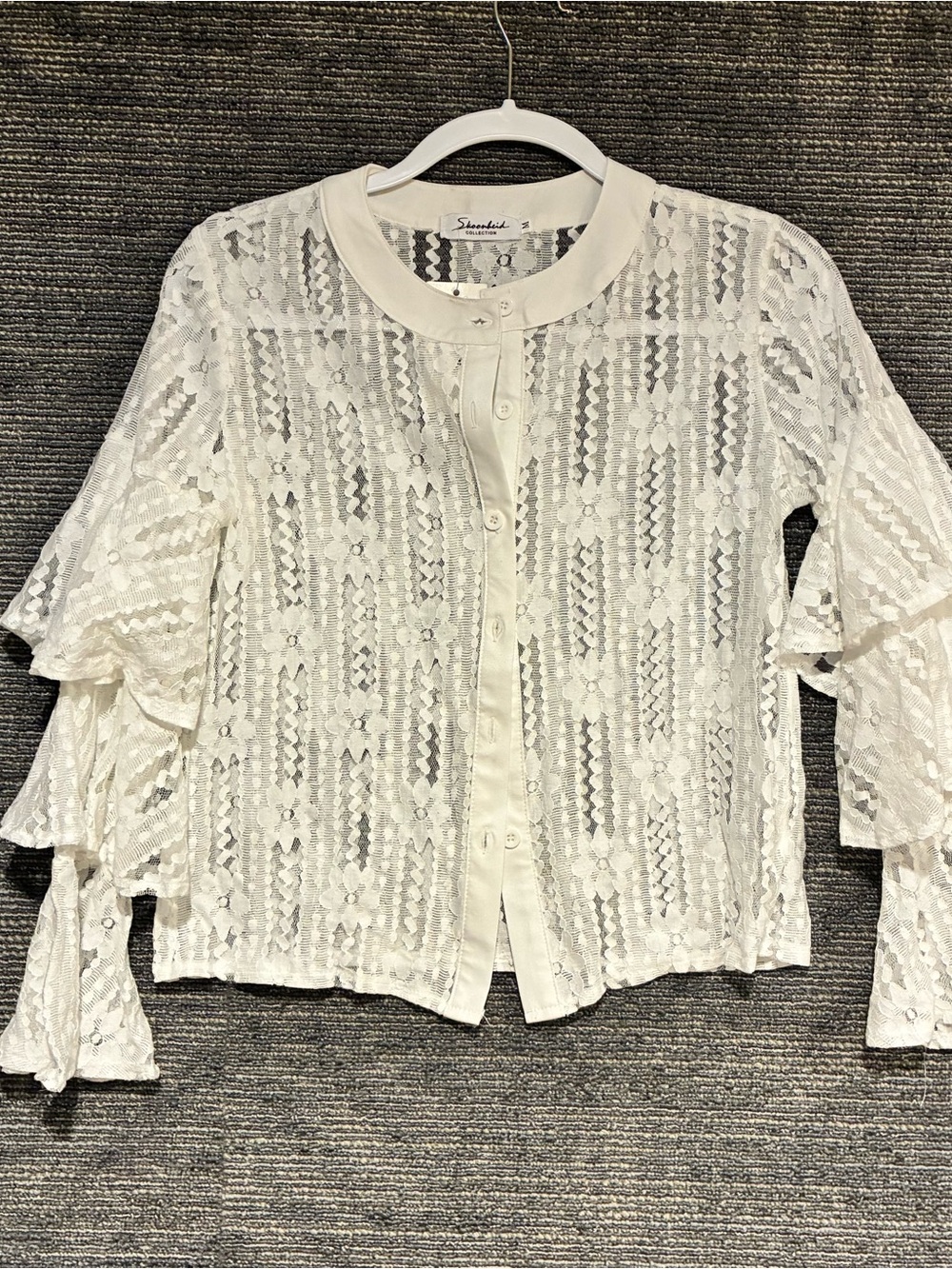Splendid Ivory Lace Ruffle Sleeve Button-Front Blouse